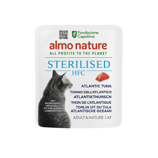 Atum do Atlântico esterilizado com HFC Almo Nature em sachês para gatos
