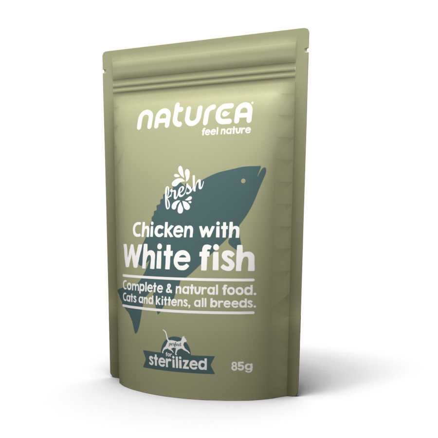0.85 KG 85 g Naturea Esterilizado Frango e Peixe Branco saqueta para gatos